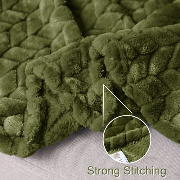 Olive Green Knit Jacquard Weave Pattern Decorative Warm Flannel Couch Blanket - Picture 4 of 15